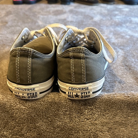 Converse Classic Unisex Gray and White Sneakers Mens Size 6/Women size 8 - Picture 3 of 6
